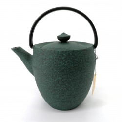 Small Japanese prestige high cast iron teapot, CHÛSHIN KÔBÔ MARUTSUTSU, green
